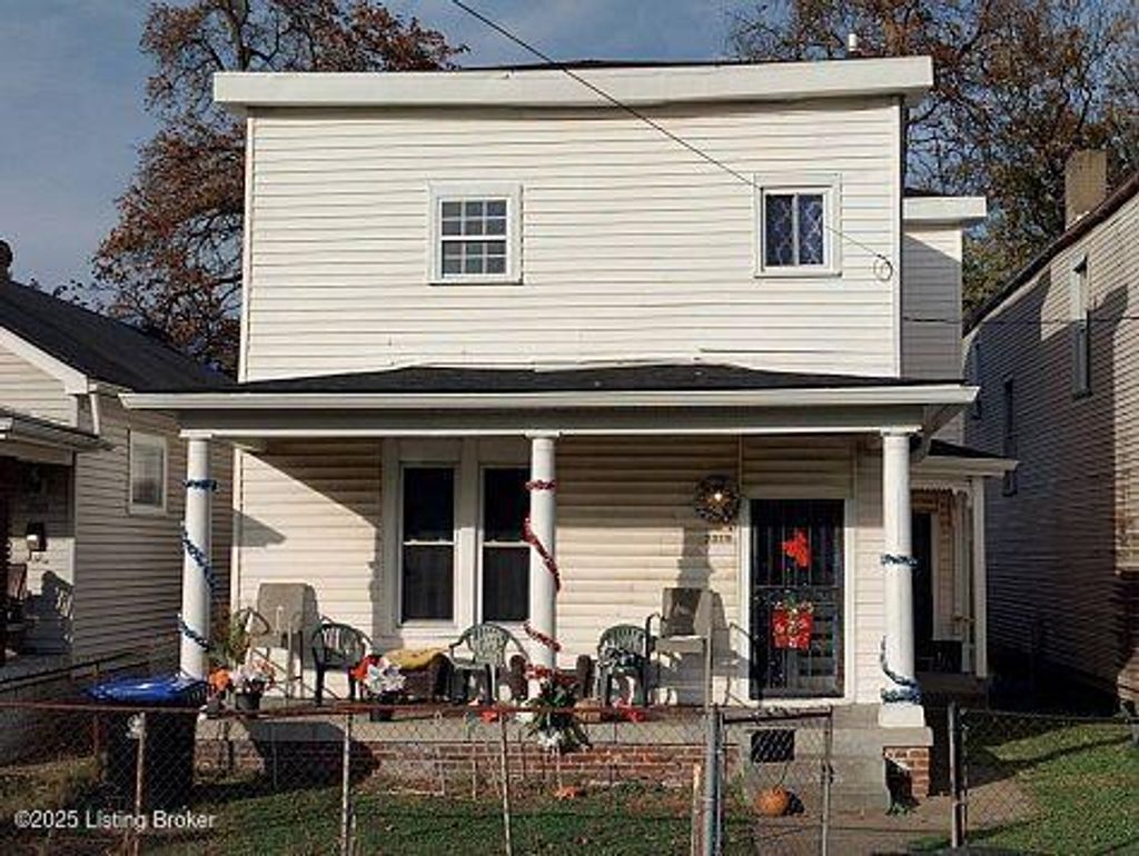 Photo of 2319 Duncan St, Louisville, KY 40212 (MLS # 1711720)