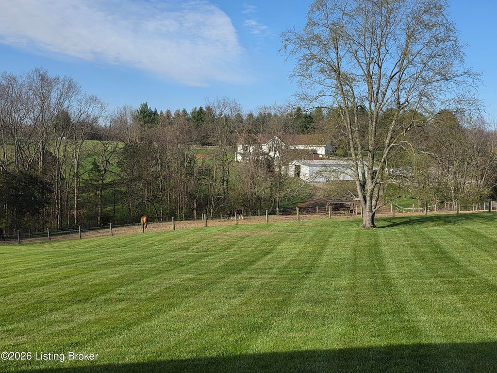 Photo of 2728 Taylorsville Rd, Taylorsville, KY 40071 (MLS # 1717346)