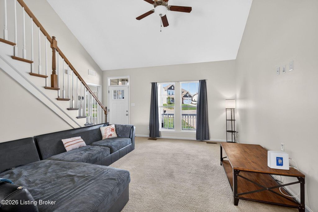 Photo of 137 Spring Leaf Ct, Shelbyville, KY 40065 (MLS # 1712683)