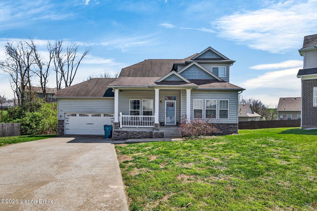 Photo of 137 Spring Leaf Ct, Shelbyville, KY 40065 (MLS # 1712683)