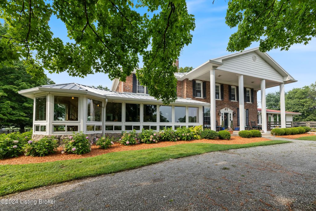 Photo of 575 Moody Pike, Shelbyville, KY 40065 (MLS # 1666628)