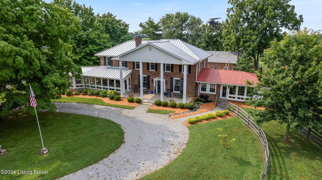 Photo of 575 Moody Pike, Shelbyville, KY 40065 (MLS # 1666628)