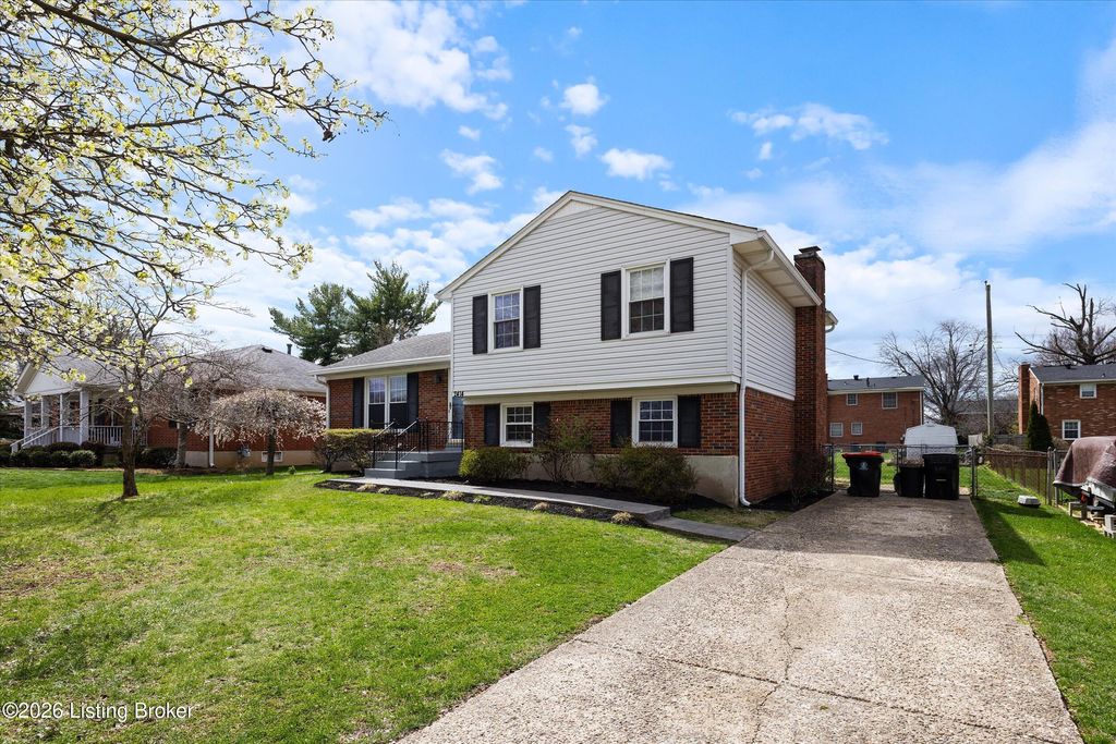 Photo of 2414 Parkdale Ave, Louisville, KY 40220 (MLS # 1711847)