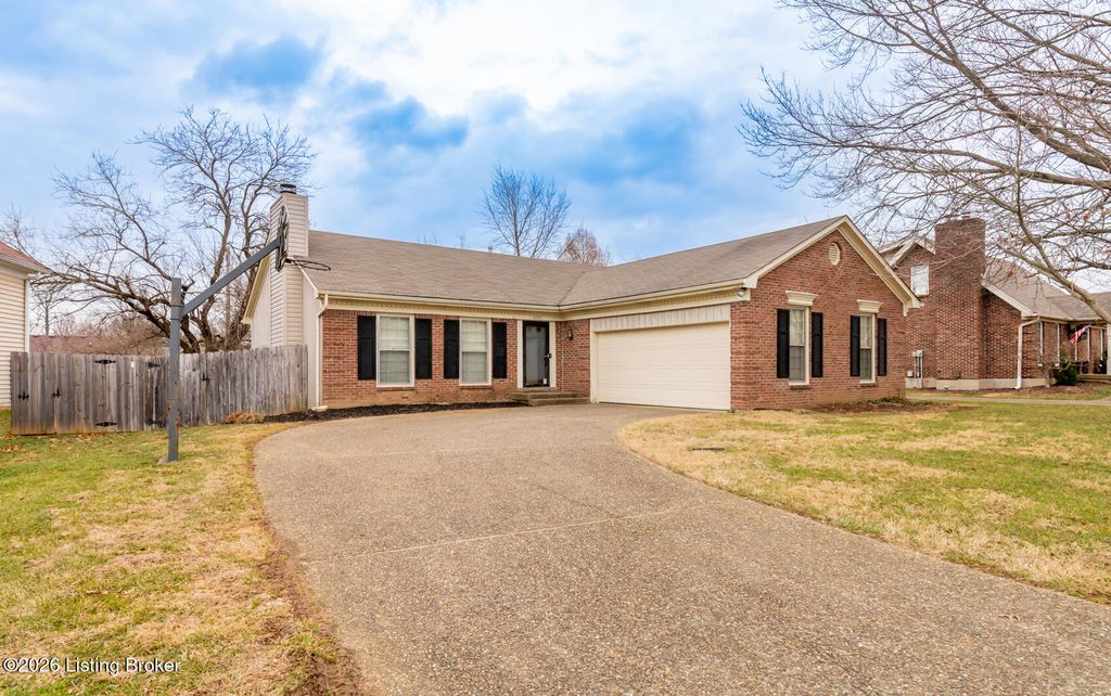 Photo of 9007 Green Garden Ct, Louisville, KY 40220 (MLS # 1709199)