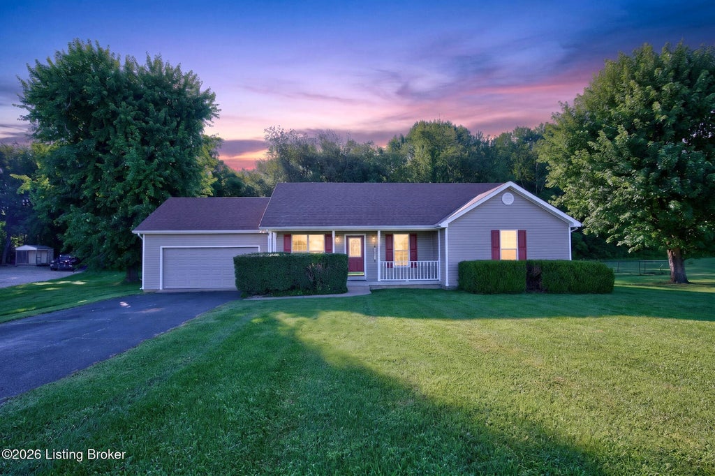 Photo of 80 Gateway Ct, Smiths Grove, KY 42171 (MLS # 1732438)