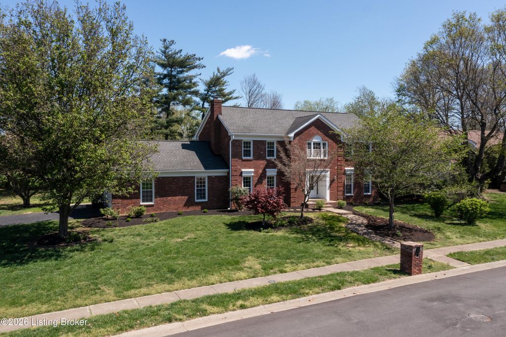 Photo of 601 Colonel Anderson Pkwy, Louisville, KY 40222 (MLS # 1714359)