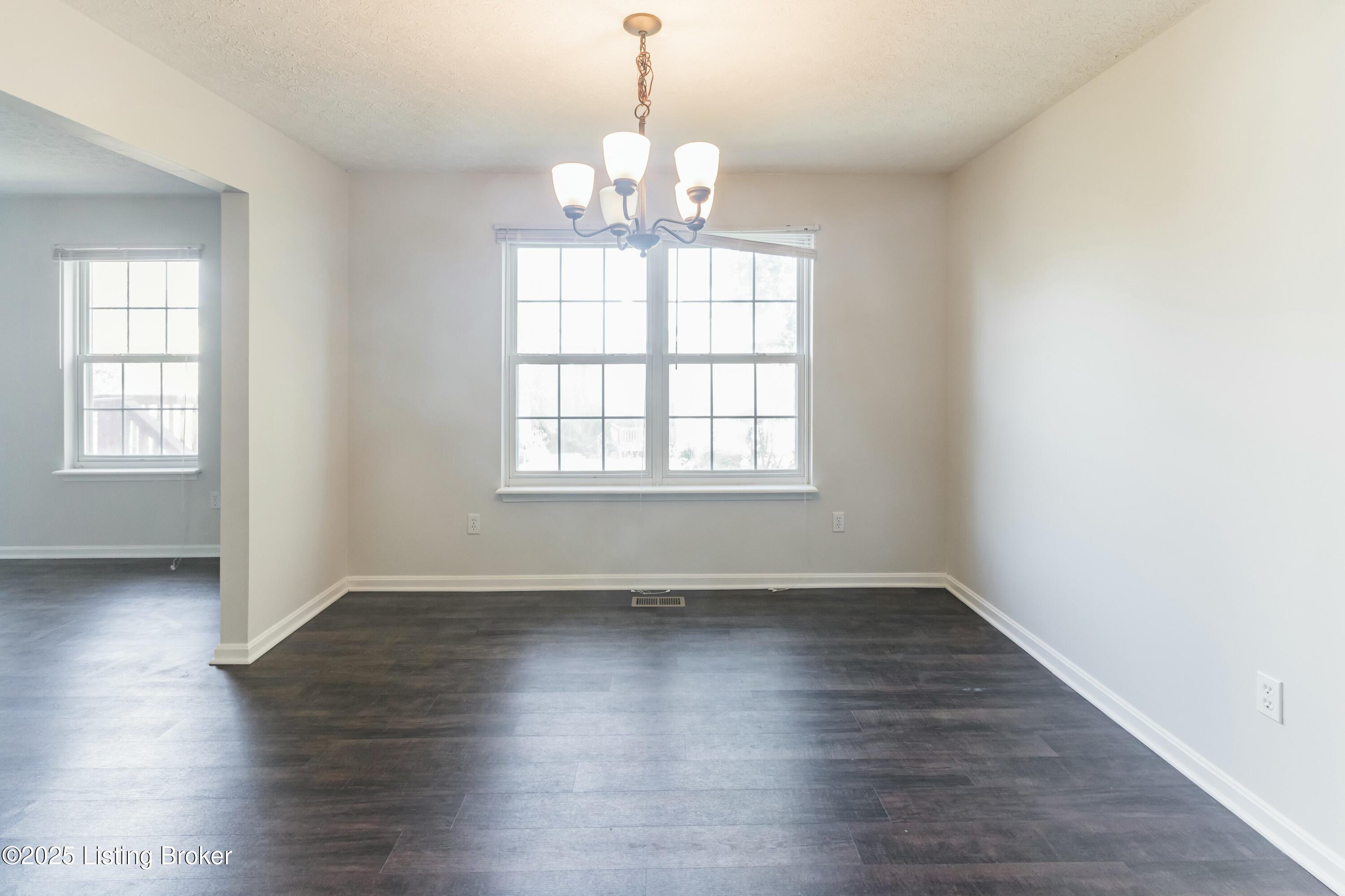 4121 Mimosa View Dr, Louisville, Kentucky image 7