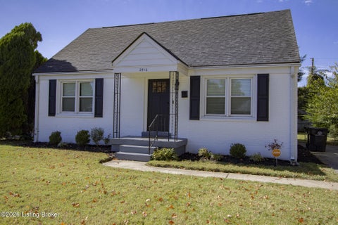 Photo of 2916 Yorkshire Blvd, Louisville, KY 40220 (MLS # 1732521)