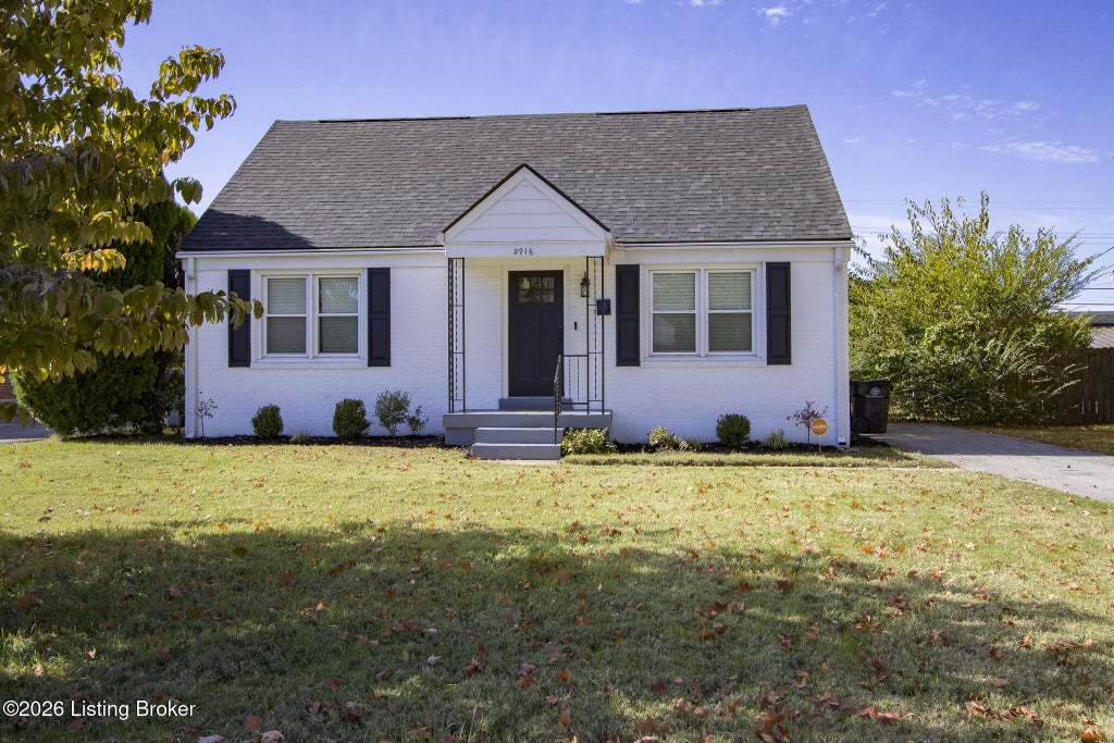 Photo of 2916 Yorkshire Blvd, Louisville, KY 40220 (MLS # 1732521)