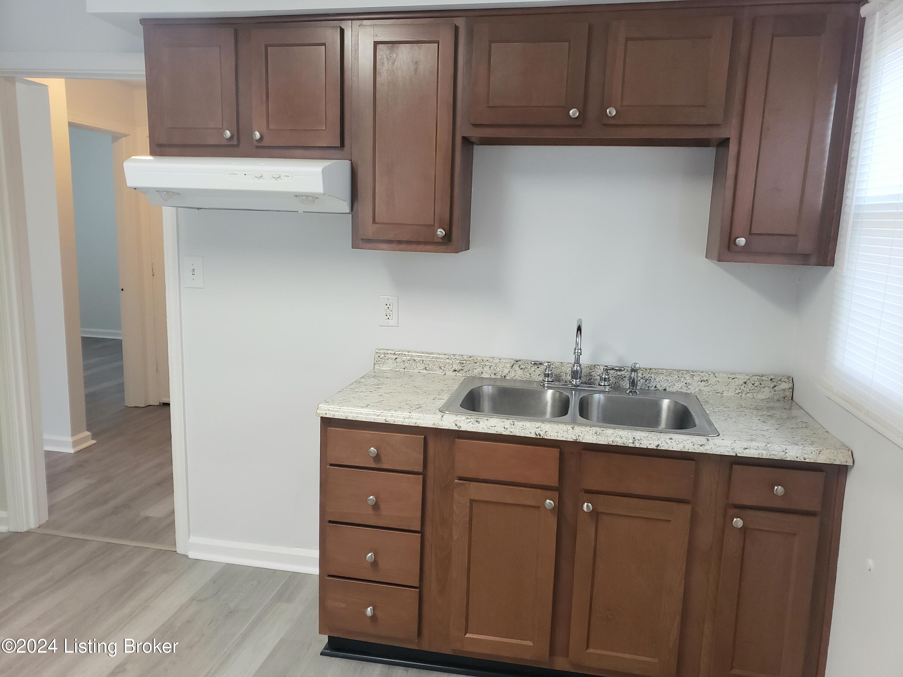 1020 Stanley Ave, Louisville, Kentucky image 6