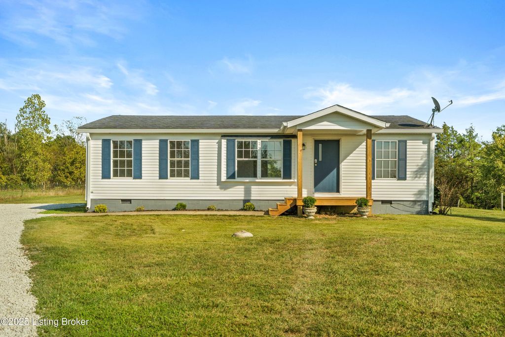 Photo of 150 Fawn Ln, Pleasureville, KY 40057 (MLS # 1713493)