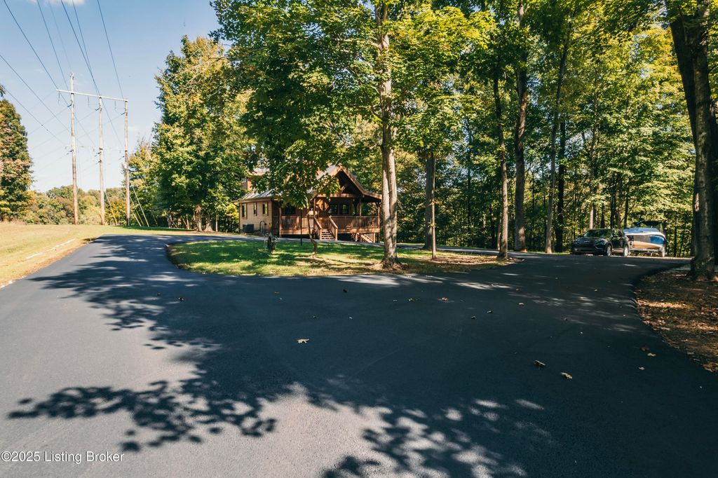 Photo of 84 Southwinds Dr, Falls Of Rough, KY 40119 (MLS # 1711048)