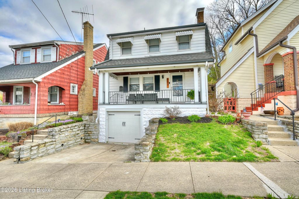 Photo of 803 Taylor Ave, Bellevue, KY 41073 (MLS # 1717845)