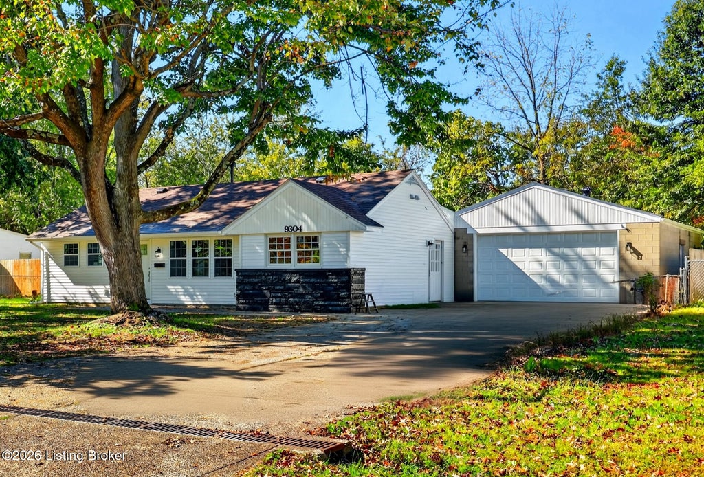 Photo of 9304 Omar Khayyam Blvd, Louisville, KY 40272 (MLS # 1732391)