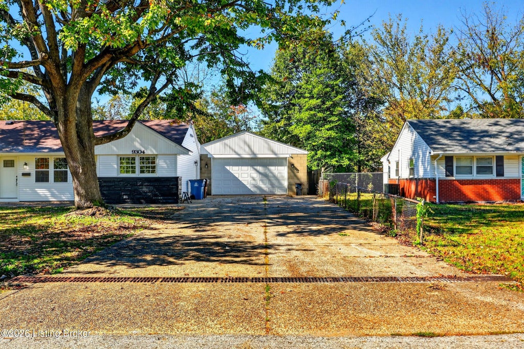 Photo of 9304 Omar Khayyam Blvd, Louisville, KY 40272 (MLS # 1732391)