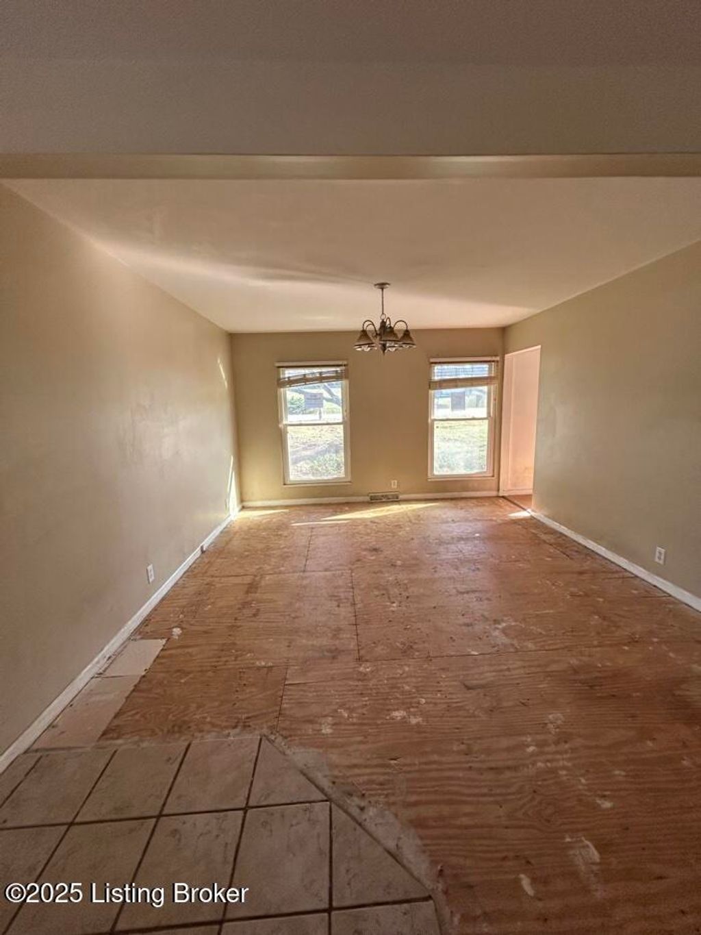 Photo of 531 Rose Creek Dr, Radcliff, KY 40160 (MLS # 1705647)