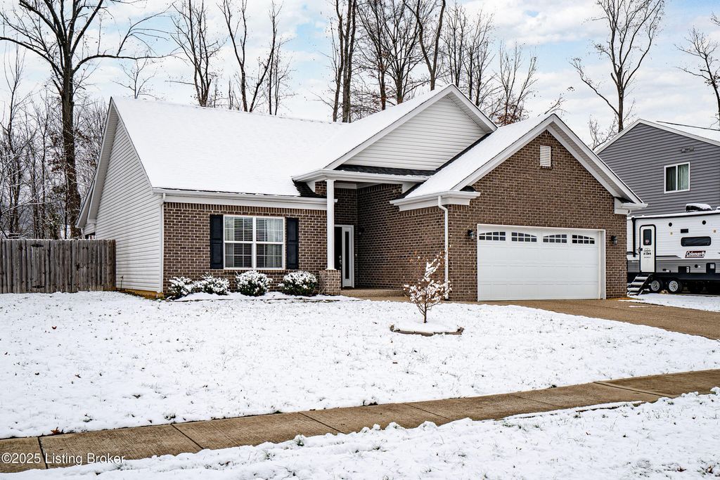 Photo of 446 Redcrest Dr, Shepherdsville, KY 40165 (MLS # 1704763)