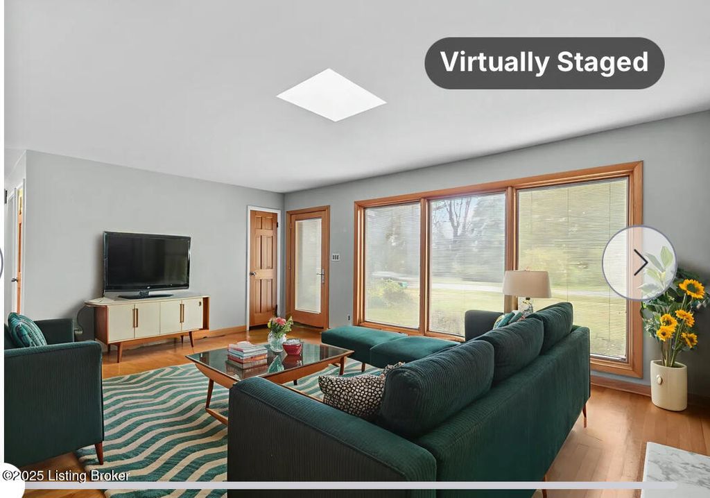 Photo of 1607 Herr Ln, Louisville, KY 40222 (MLS # 1704167)