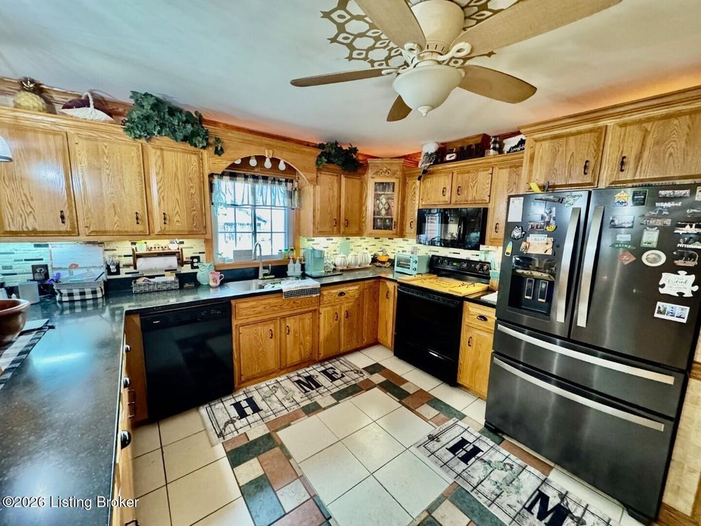 Photo of 204 Armory Hill, Springfield, KY 40069 (MLS # 1709999)