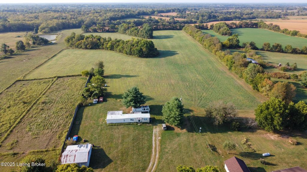 Photo of 525 Popes Corner Rd, Shelbyville, KY 40065 (MLS # 1706505)