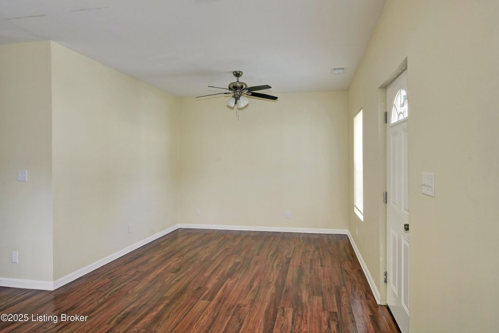 Photo of 4202 Fordson Way, Louisville, KY 40211 (MLS # 1707944)