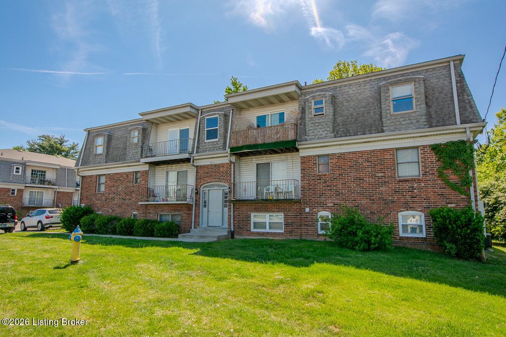 Photo of 9610 Westport Rd #APT 3, Louisville, KY 40241 (MLS # 1715355)