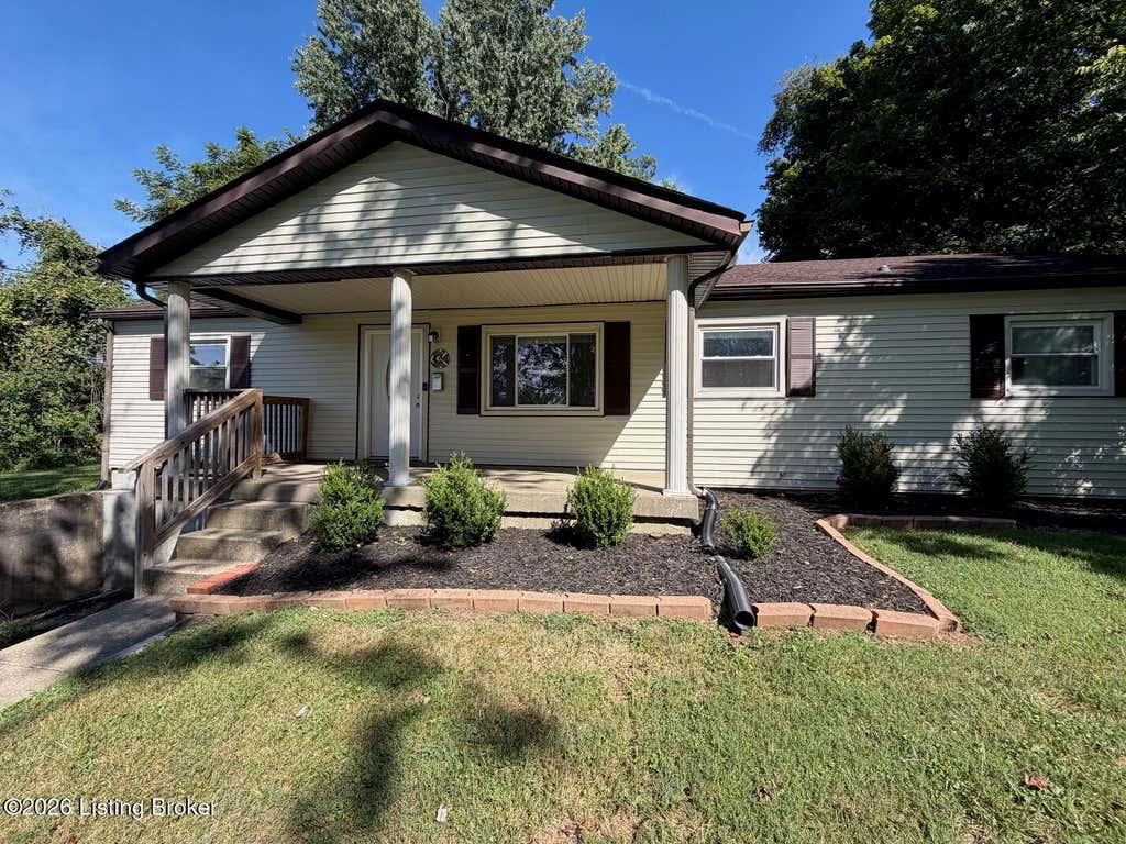 Photo of 431 Cedarcrest Dr, Brandenburg, KY 40108 (MLS # 1726834)