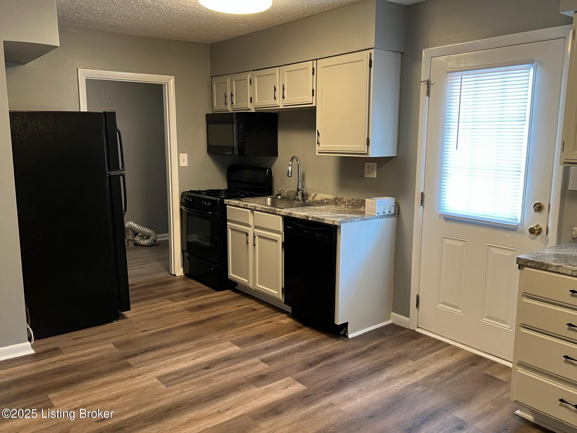 1644 Huntoon Ave, Louisville, Kentucky image 6