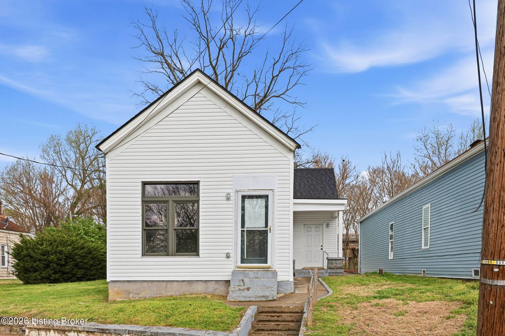Photo of 2715 Northwestern Pkwy, Louisville, KY 40212 (MLS # 1713568)