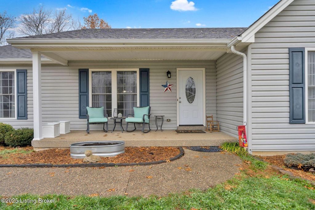 Photo of 121 Frontier Ave, Taylorsville, KY 40071 (MLS # 1703982)