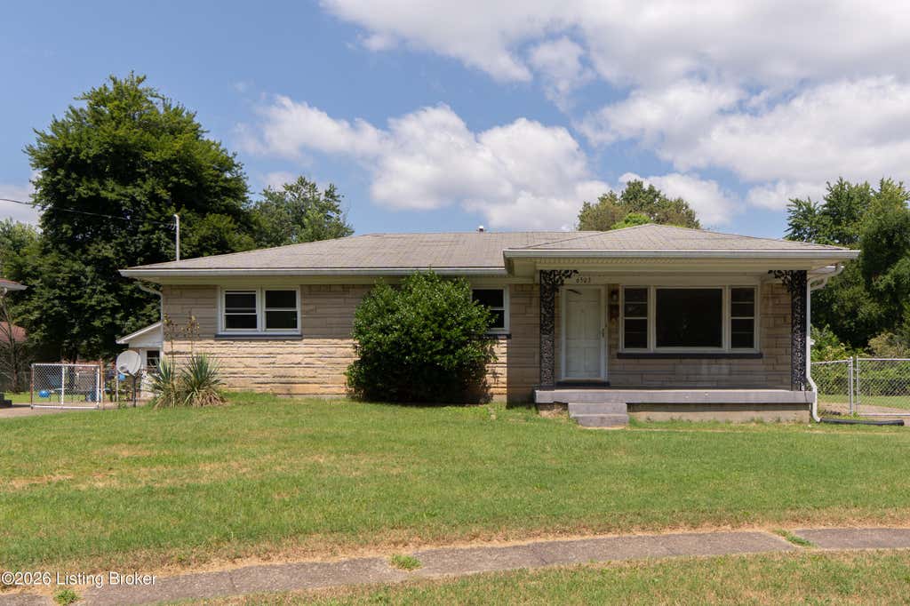 Photo of 6503 Don Bon Ct, Louisville, KY 40258 (MLS # 1725415)