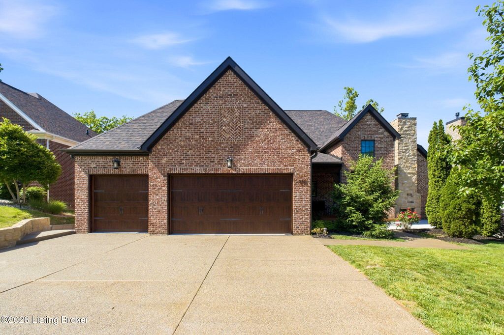 Photo of 616 Davenport Dr, Louisville, KY 40245 (MLS # 1717212)