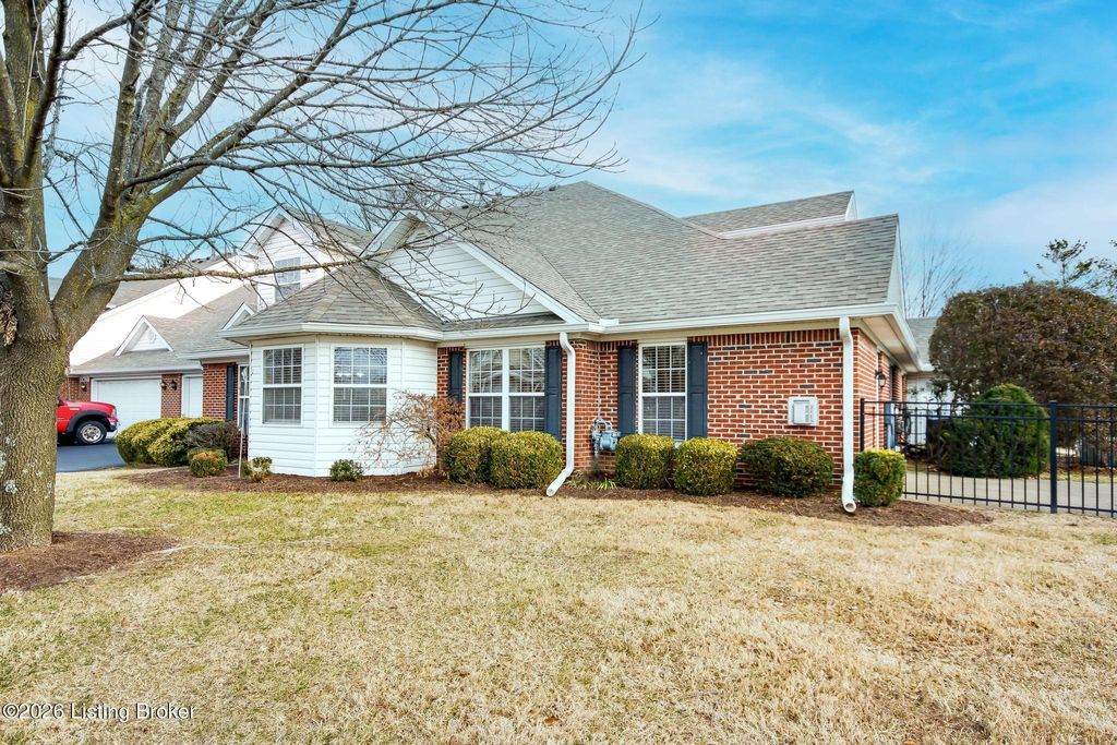 Photo of 10623 Clayton Allen Blvd, Louisville, KY 40229 (MLS # 1707935)