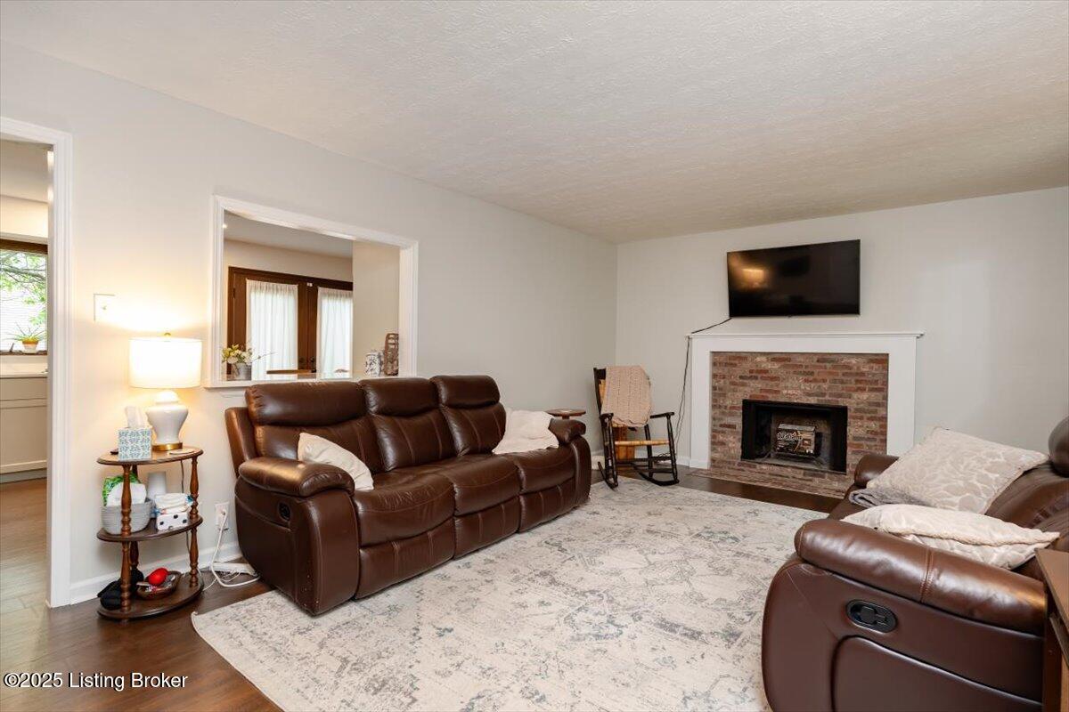 319 N Watterson Trail, Louisville, Kentucky image 5