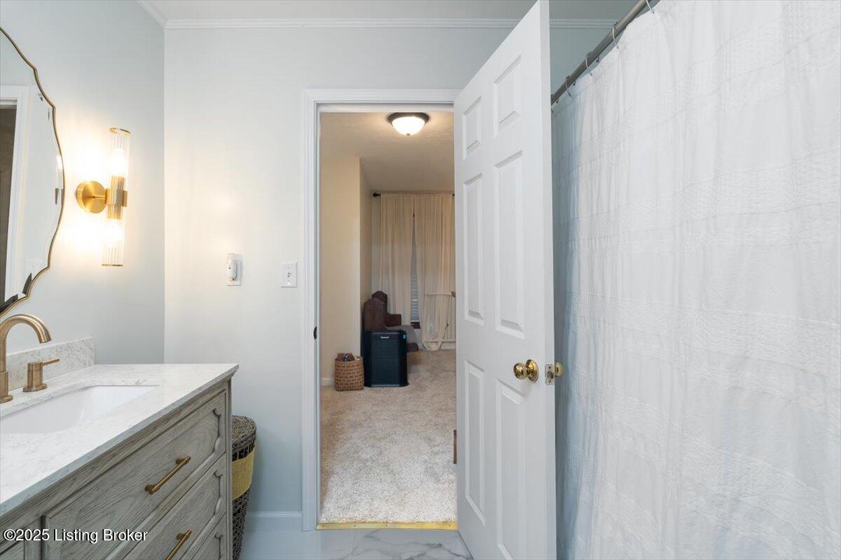 319 N Watterson Trail, Louisville, Kentucky image 21