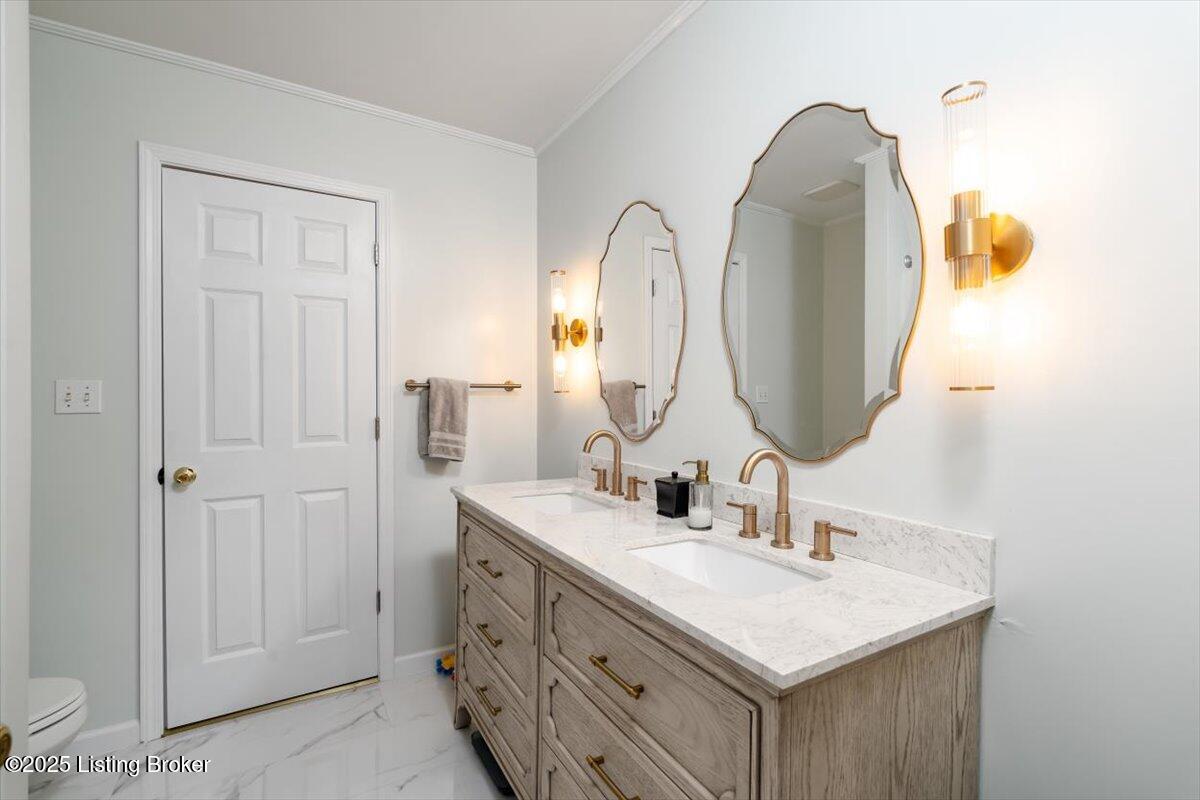 319 N Watterson Trail, Louisville, Kentucky image 20