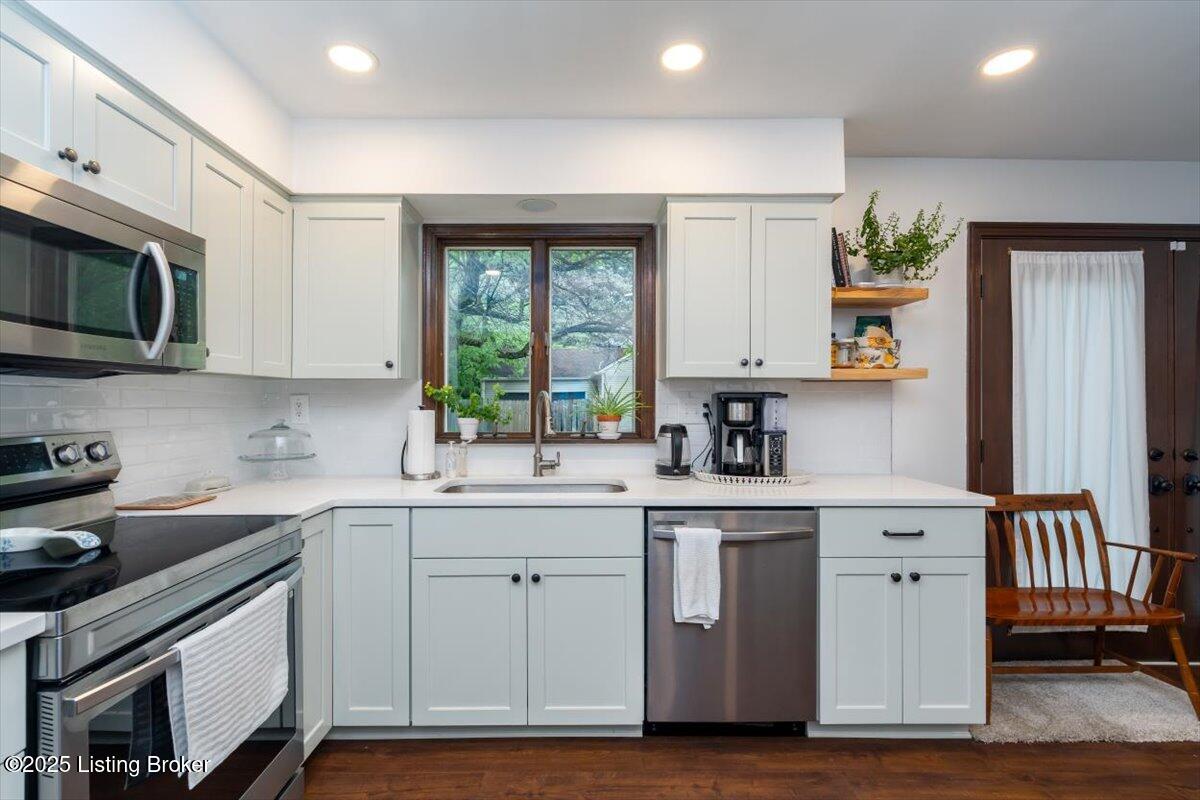 319 N Watterson Trail, Louisville, Kentucky image 9