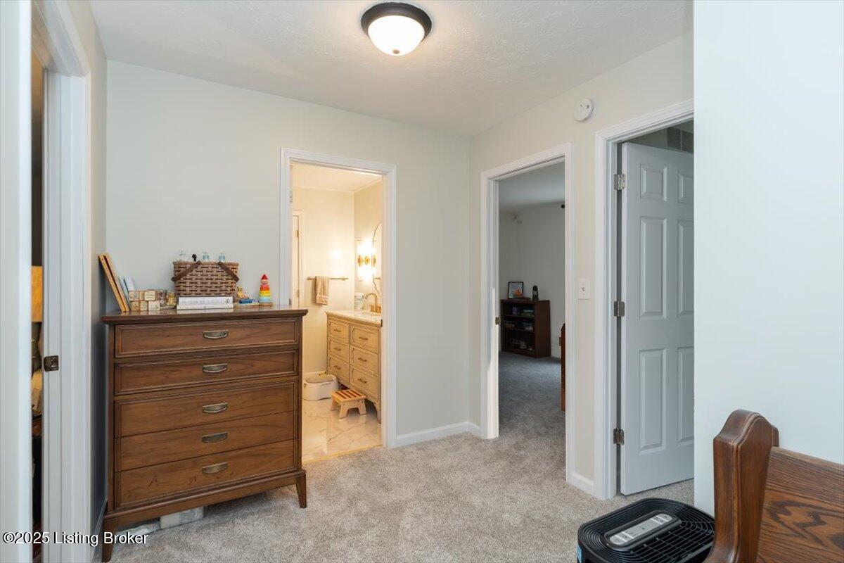 319 N Watterson Trail, Louisville, Kentucky image 19