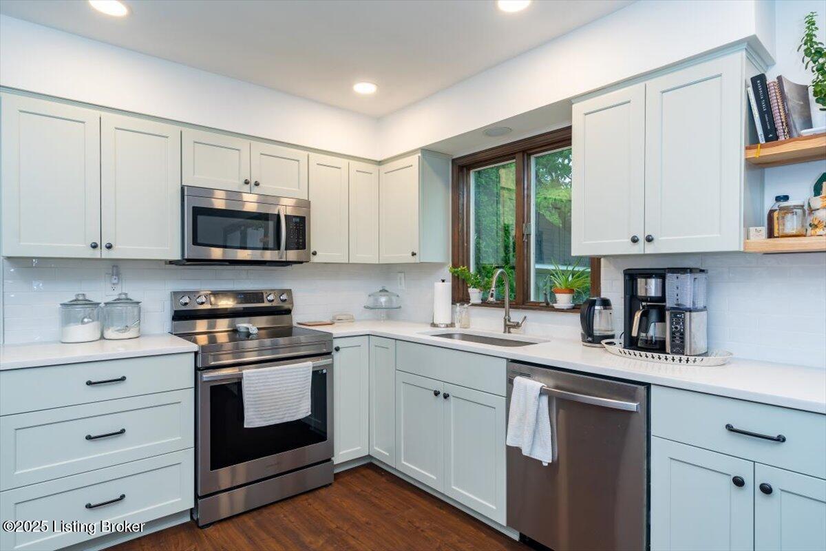 319 N Watterson Trail, Louisville, Kentucky image 8