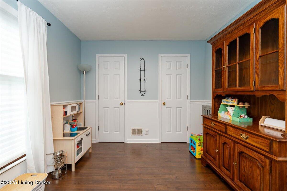 319 N Watterson Trail, Louisville, Kentucky image 16