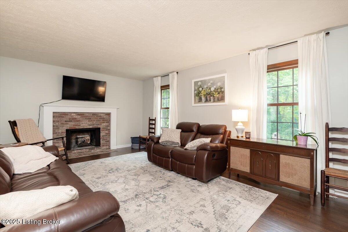 319 N Watterson Trail, Louisville, Kentucky image 3