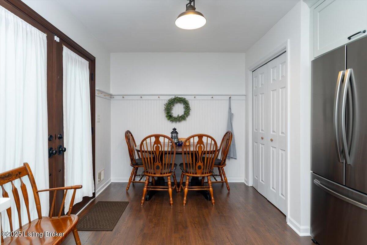 319 N Watterson Trail, Louisville, Kentucky image 11