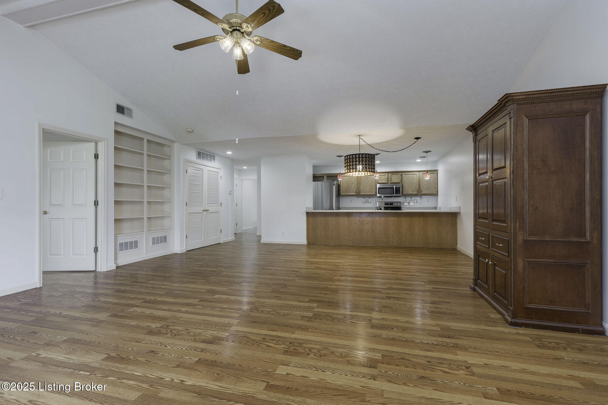 12418 Spring Leaf Ct, Louisville, Kentucky image 5