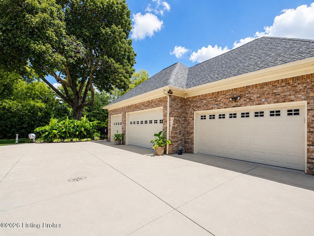 Photo of 4803 Albrecht Ct, Louisville, KY 40241 (MLS # 1722050)