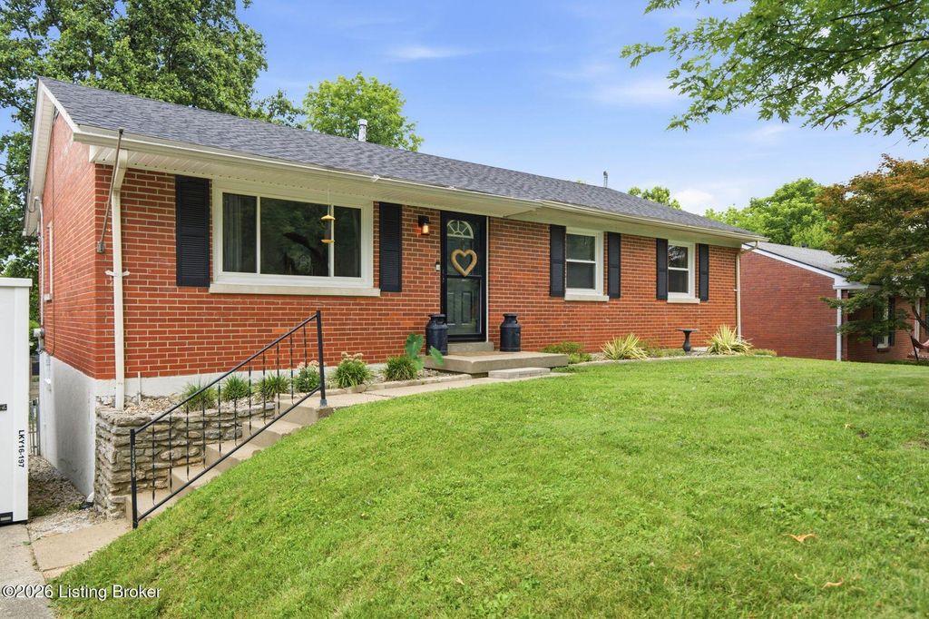 Photo of 10119 Headley Hill Rd, Louisville, KY 40223 (MLS # 1722972)