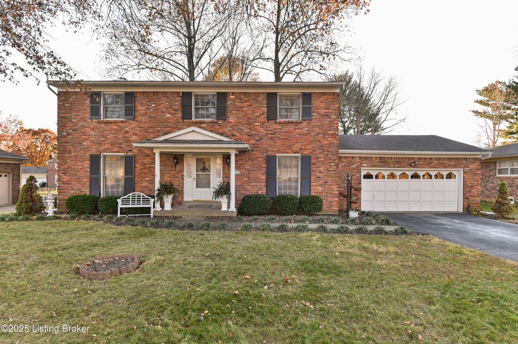 Photo of 218 Cambridge Station Rd, Louisville, KY 40223 (MLS # 1704054)