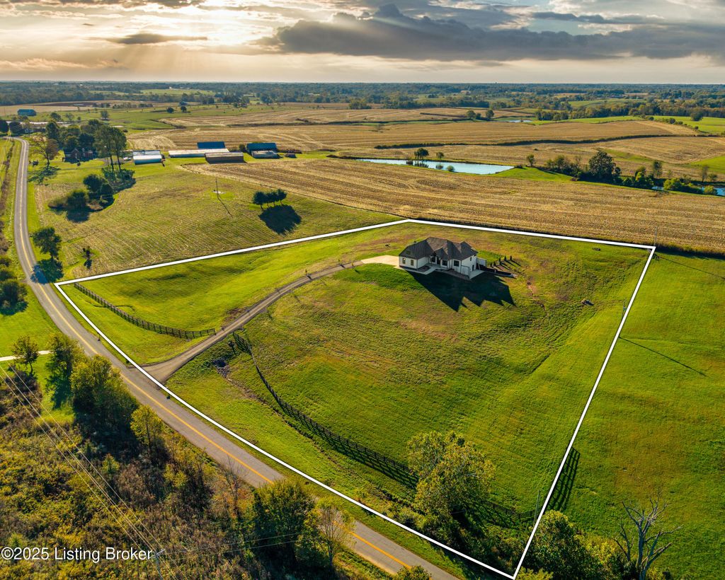 Photo of 4031 Vigo Rd, Bagdad, KY 40003 (MLS # 1702004)