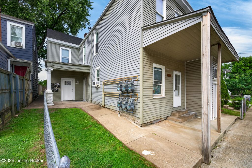 Photo of 918 Ash St, Louisville, KY 40217 (MLS # 1722104)