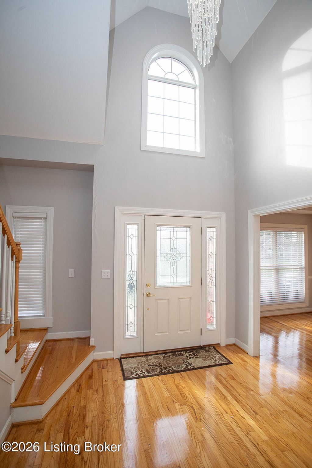 Photo of 10112 Springhurst Gardens Cir, Louisville, KY 40241 (MLS # 1712457)