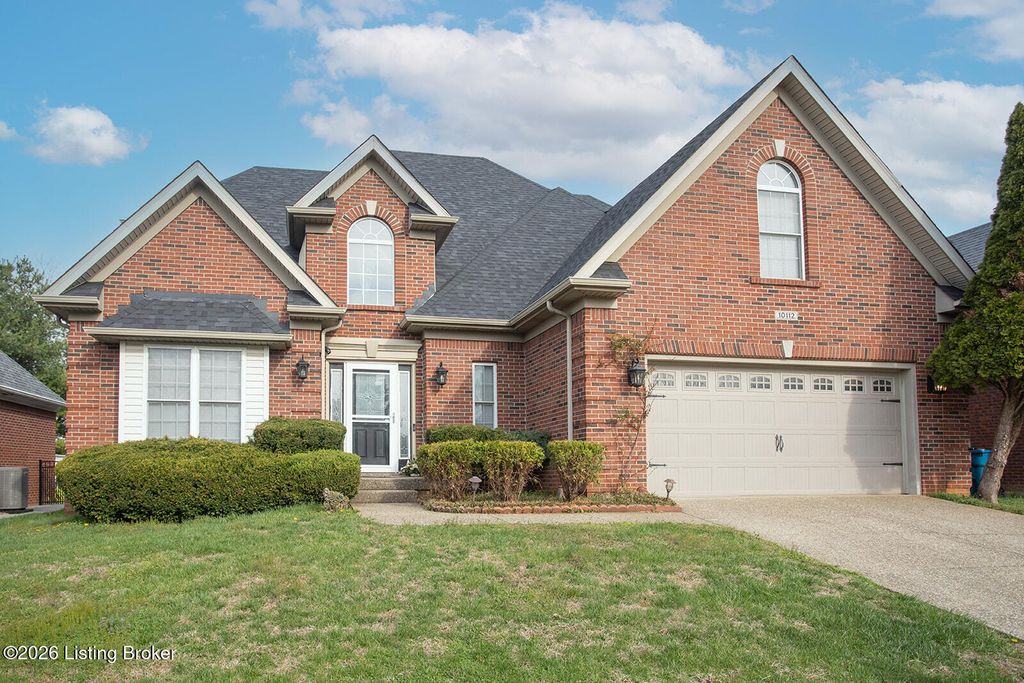 Photo of 10112 Springhurst Gardens Cir, Louisville, KY 40241 (MLS # 1712457)